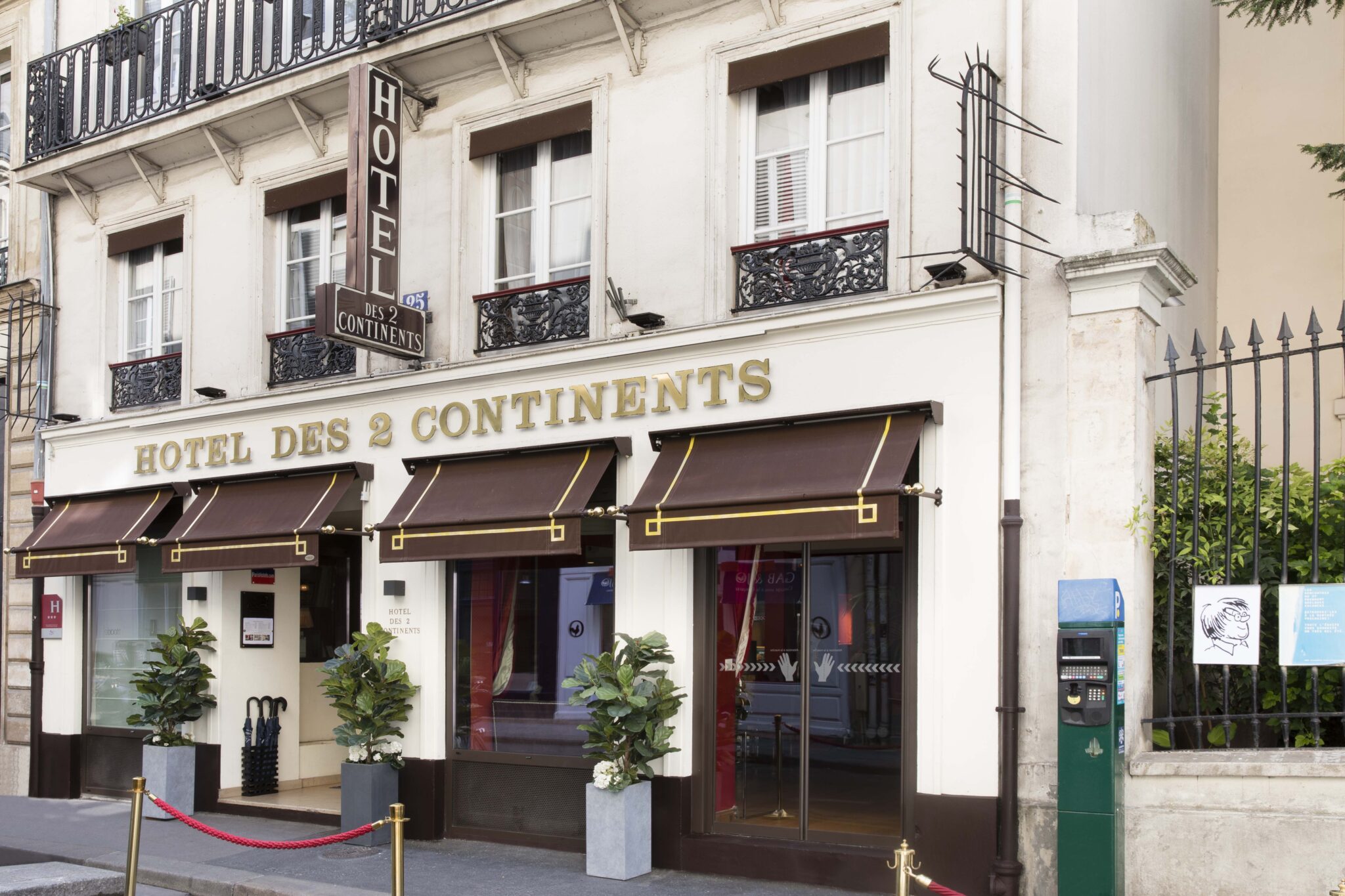 book-a-hotel-in-paris-without-paying-hotel-des-2-continents